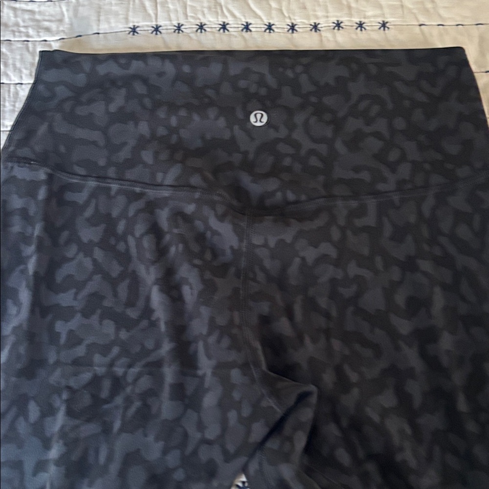 3 pairs of lulu lemon leggings - Picture 7 of 9